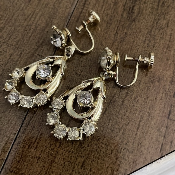 Vintage screw back gold plated and rhinestone earings - Picture 3 of 3